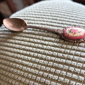 Elegant Floral Spoon with Pink Rose Design